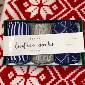 NEW! Ladies crew socks